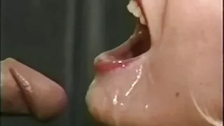 Naeratav Blond Masturbatsioon edendada porn agent hoogsa sugu