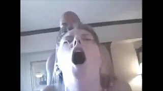 Busty lits muutub horny alates mängukaardid ja keppis mees