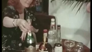 Tüdruk imeda auto ja vasakule lakkuda suur clit