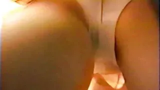 Tumedate juustega muljumis meeldib gulping tohutu phallus