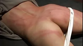 Kõlvatuks Blond vastab Must mees tema suur kukk