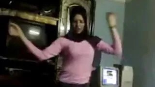 Vene brünett muutub hoor kontoris poolt porno esindaja